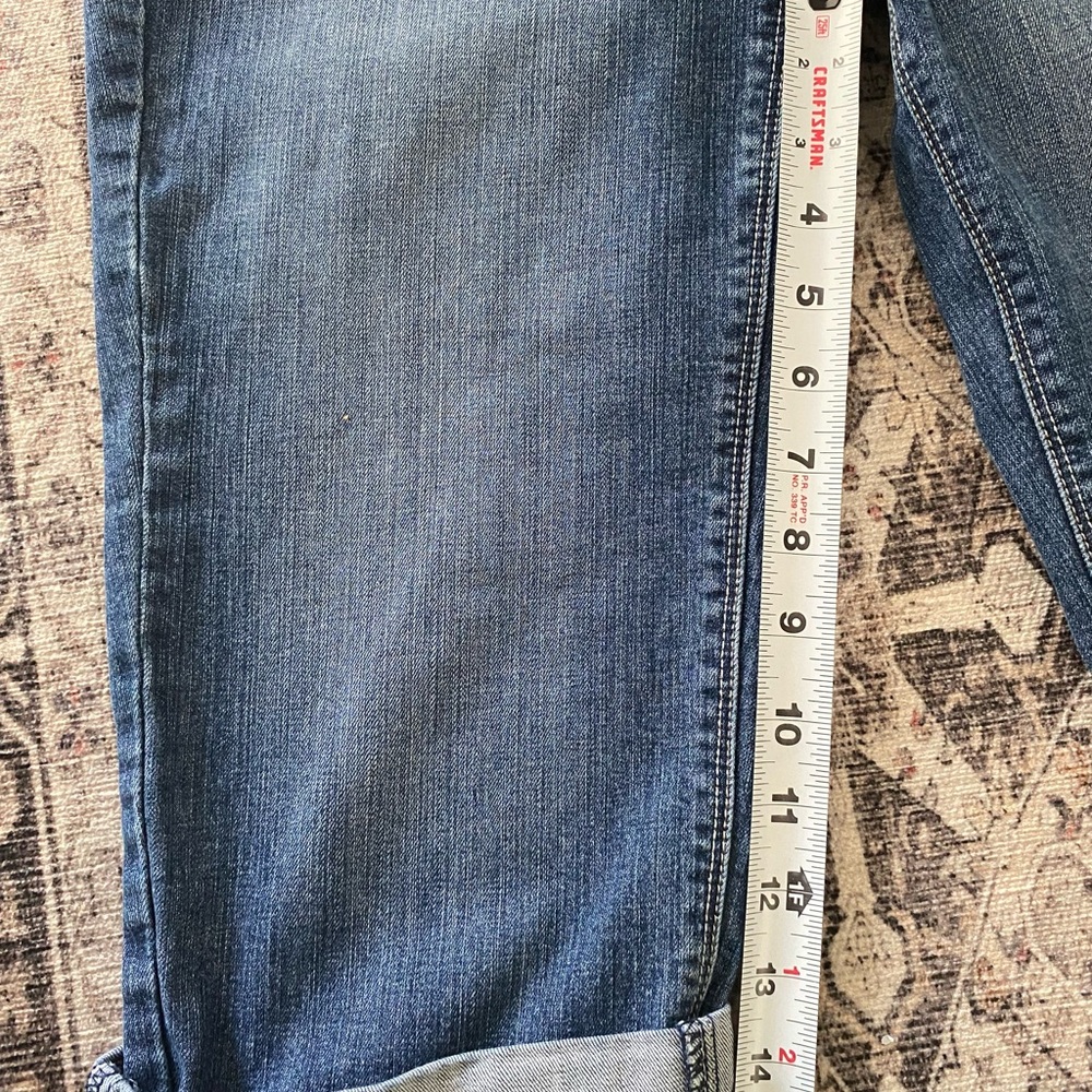 White‎ House Black Market Blanc Pedal Pushers Shorts- Size 6 - Picture 4 of 5